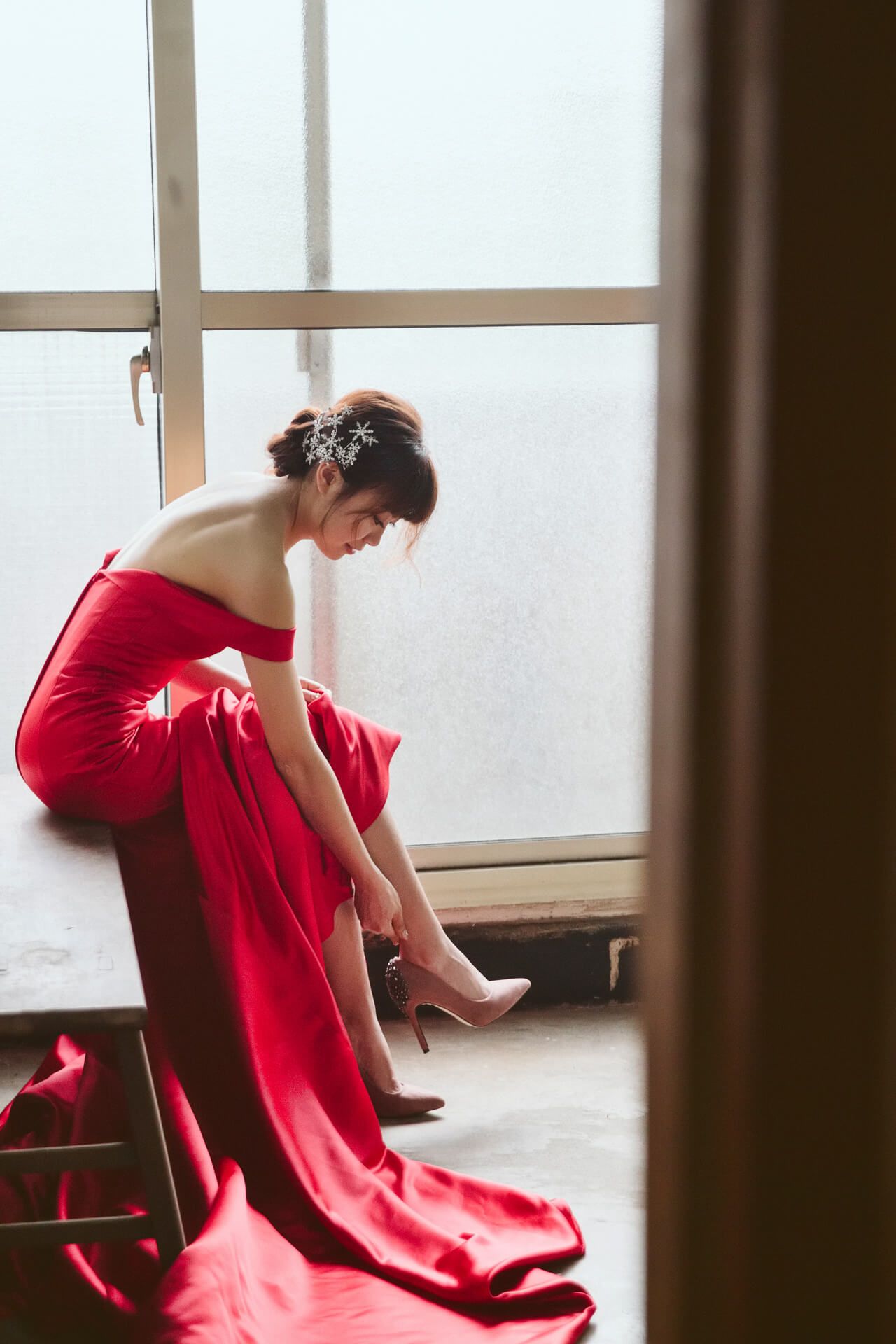 台中海港城國際宴會廳婚禮紀錄：Wei & Yi 在華麗百坪殿堂的璀璨幸福盛宴