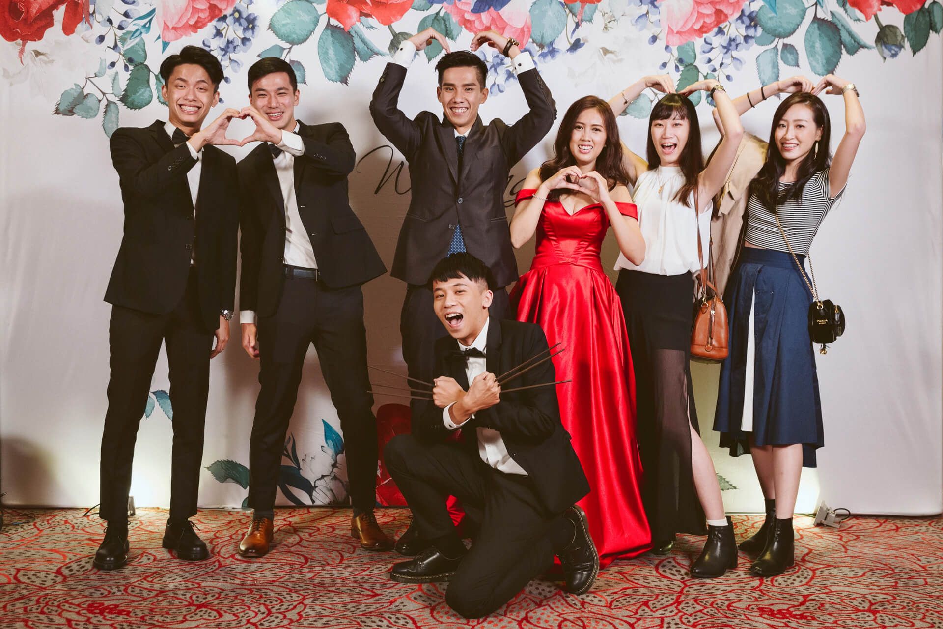 中和華漾大飯店婚禮紀錄：Johnson & Sunny 在璀璨水晶燈廳房下的摩登愛情故事