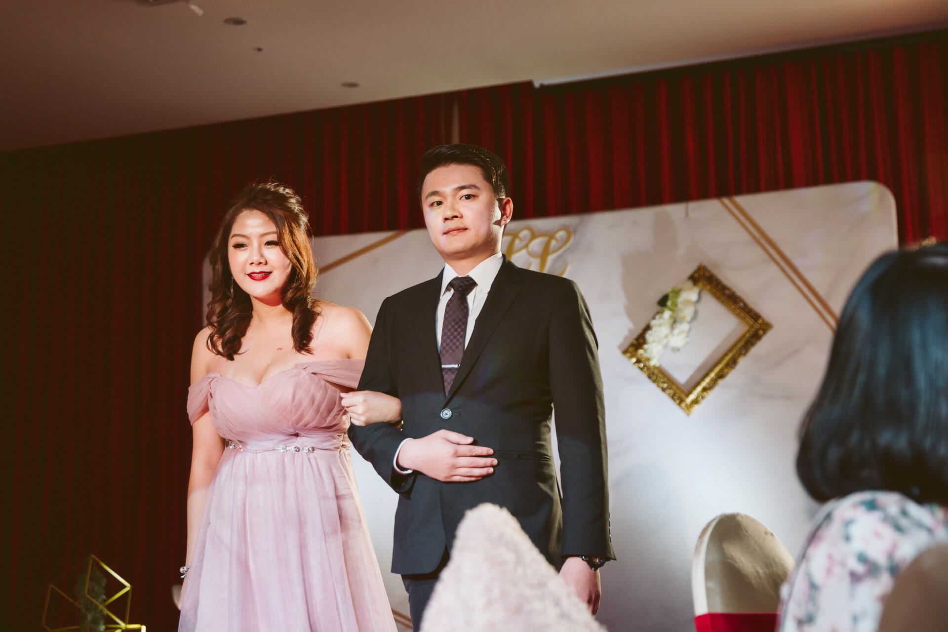 新北囍宴軒新板館婚禮紀錄：Eric & Elsa 在板橋核心綻放的輕奢愛情故事