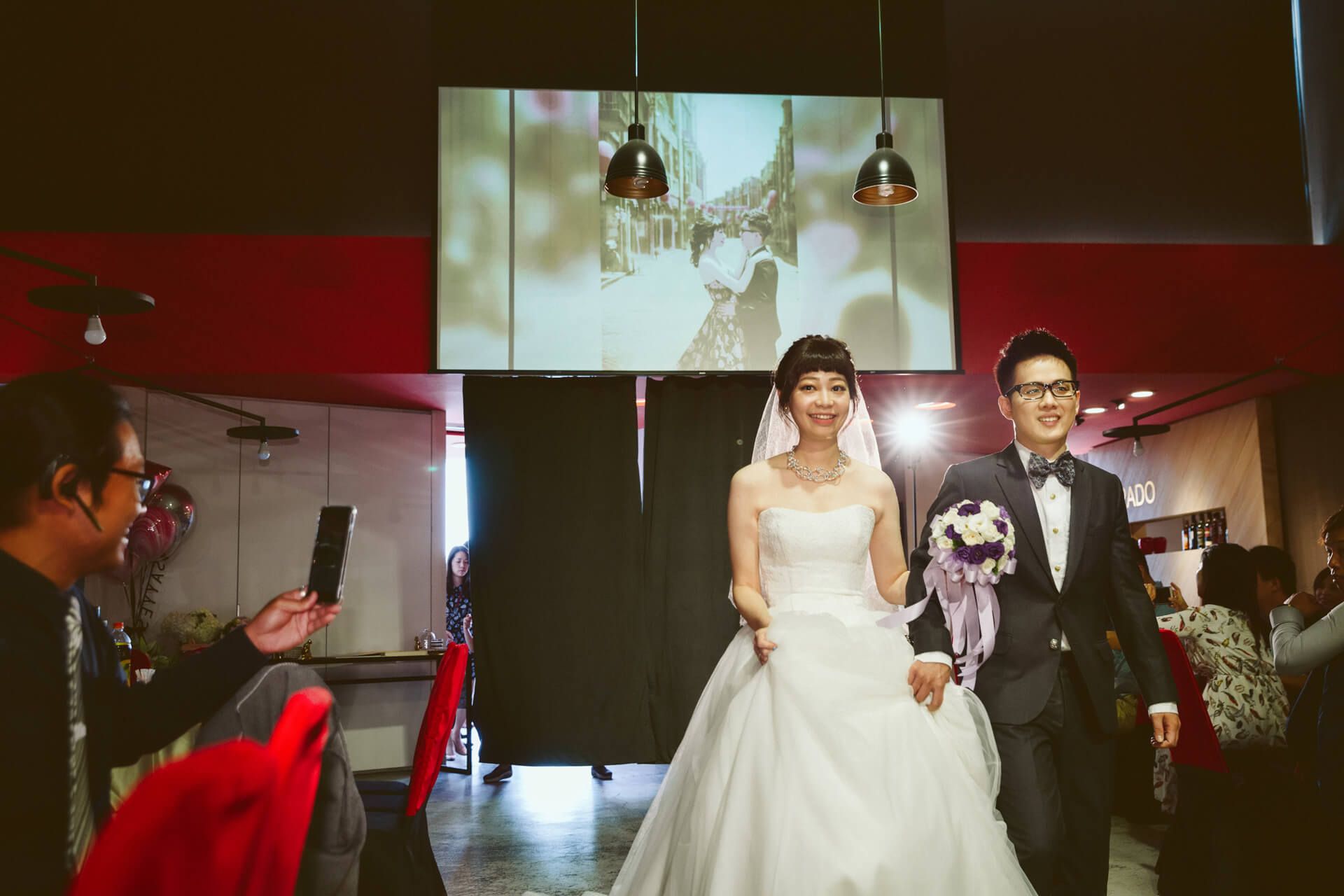 宜蘭小國生活婚禮紀錄：Jerry & Carrie 在清水模 Villa 展開的微醺美式婚禮