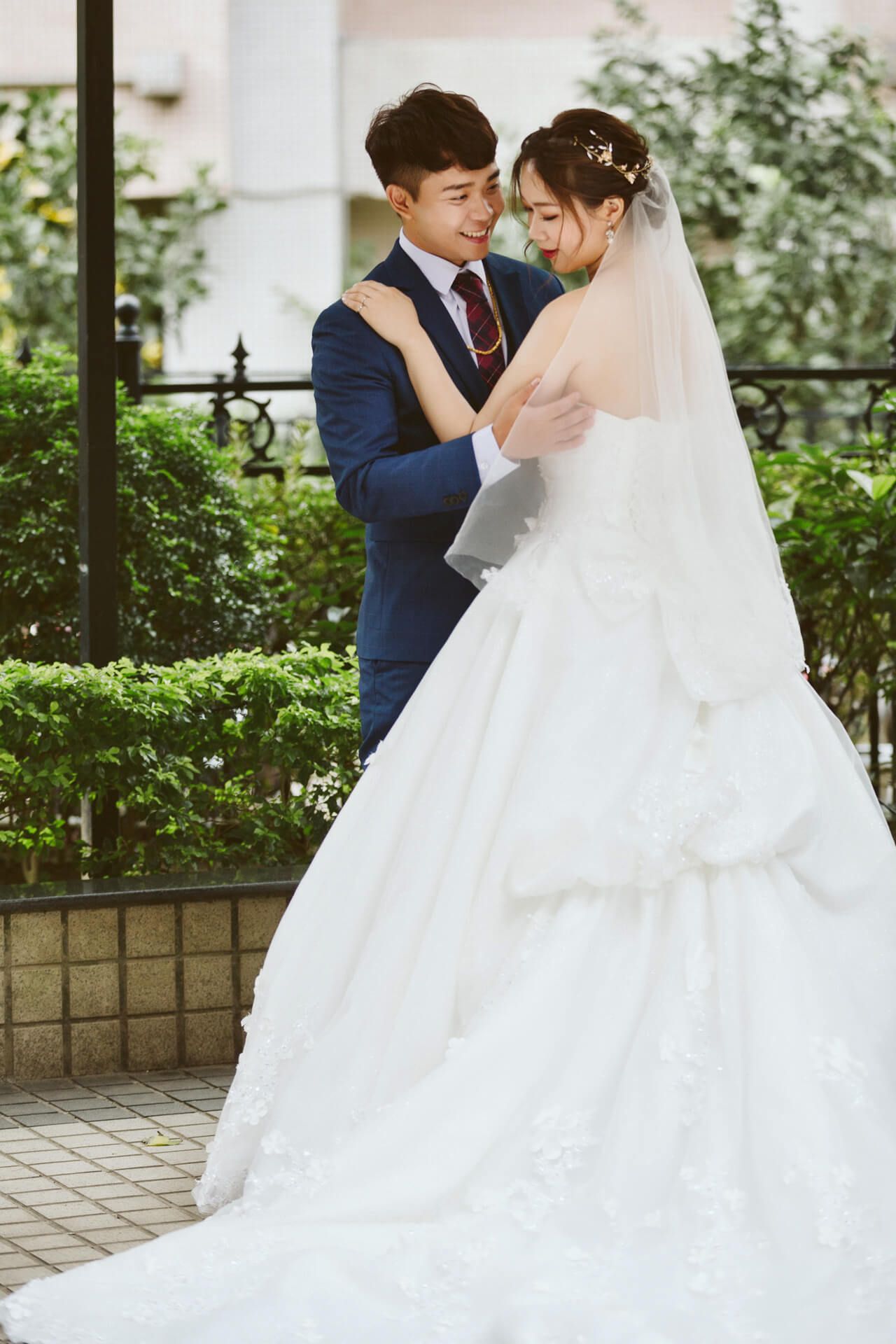 新北囍宴軒新板館婚禮紀錄：Eric & Elsa 在板橋核心綻放的輕奢愛情故事