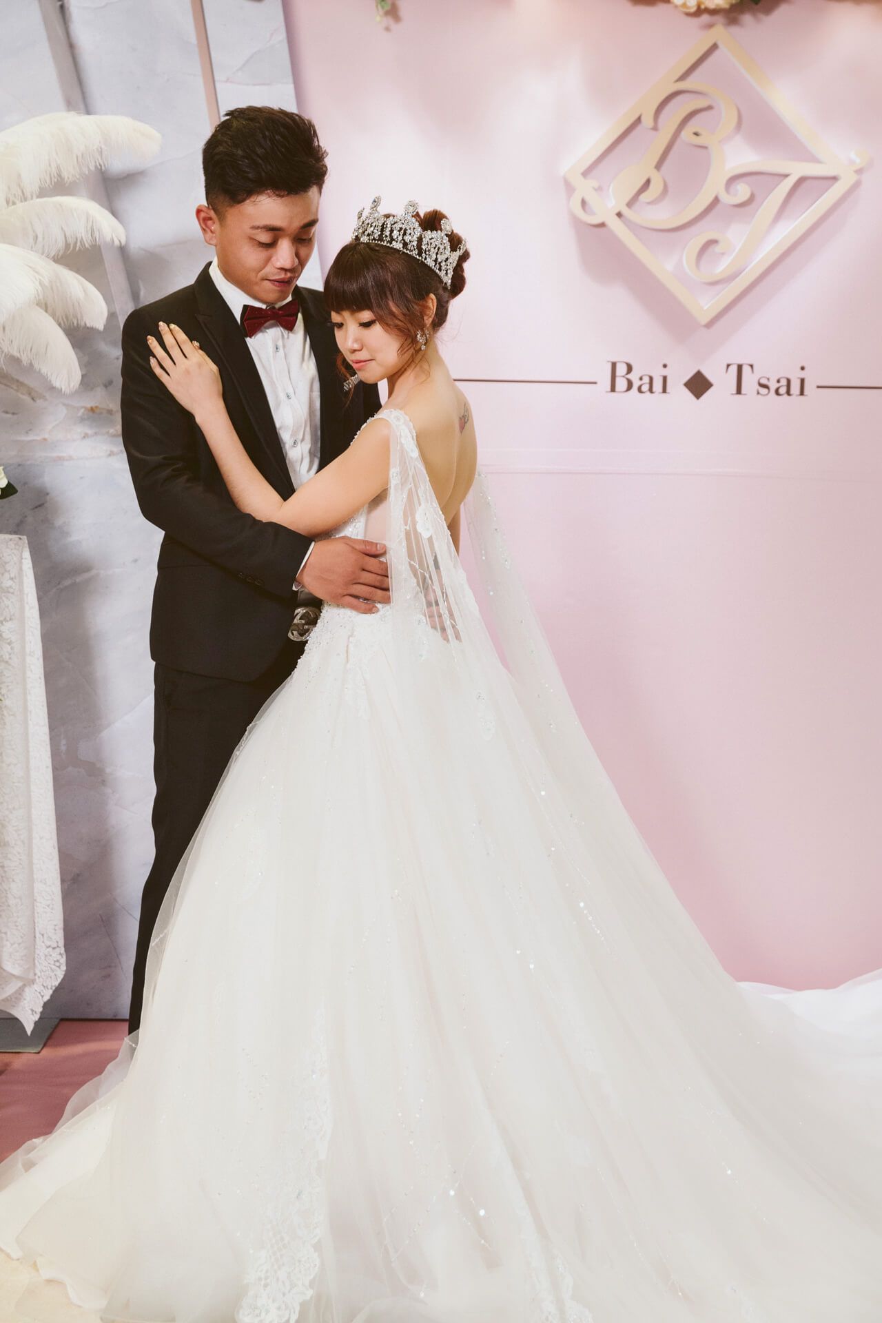 台中海港城國際宴會廳婚禮紀錄：Wei & Yi 在華麗百坪殿堂的璀璨幸福盛宴