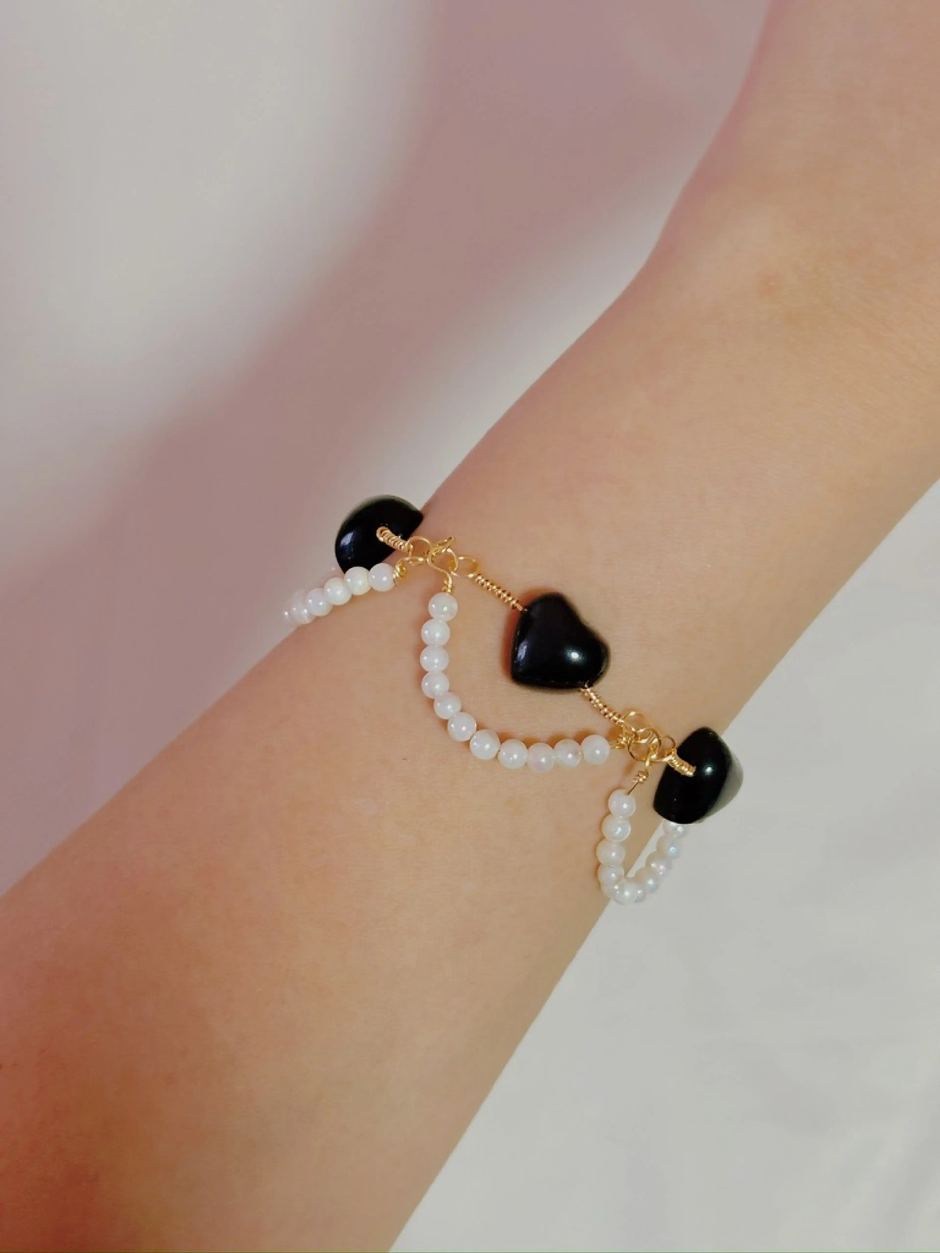 Scallop Obsidian Heart Bracelet