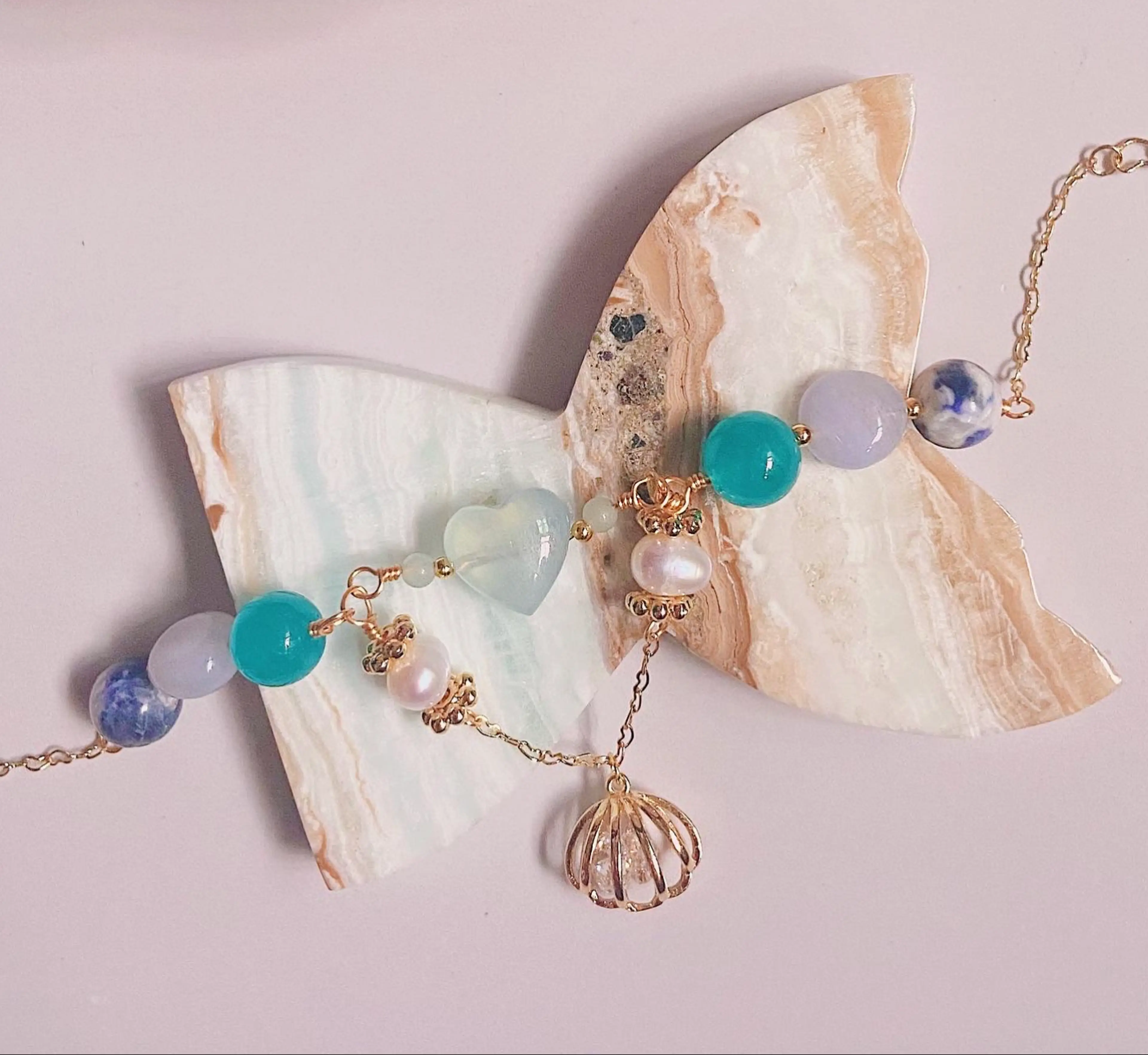 Seashell Bracelet (Aquamarine)