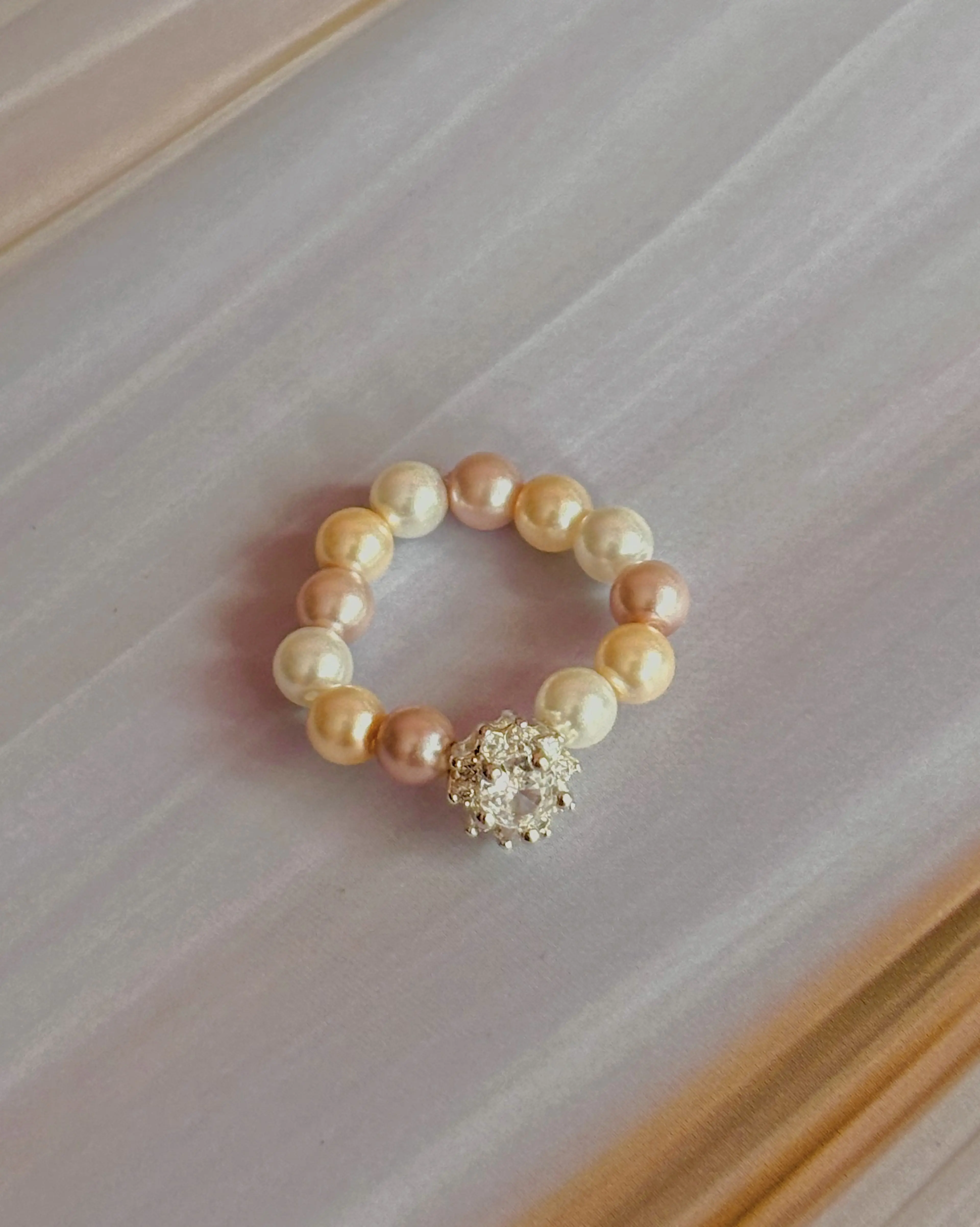 Shell Pearl Beads Ring (Gentle)
