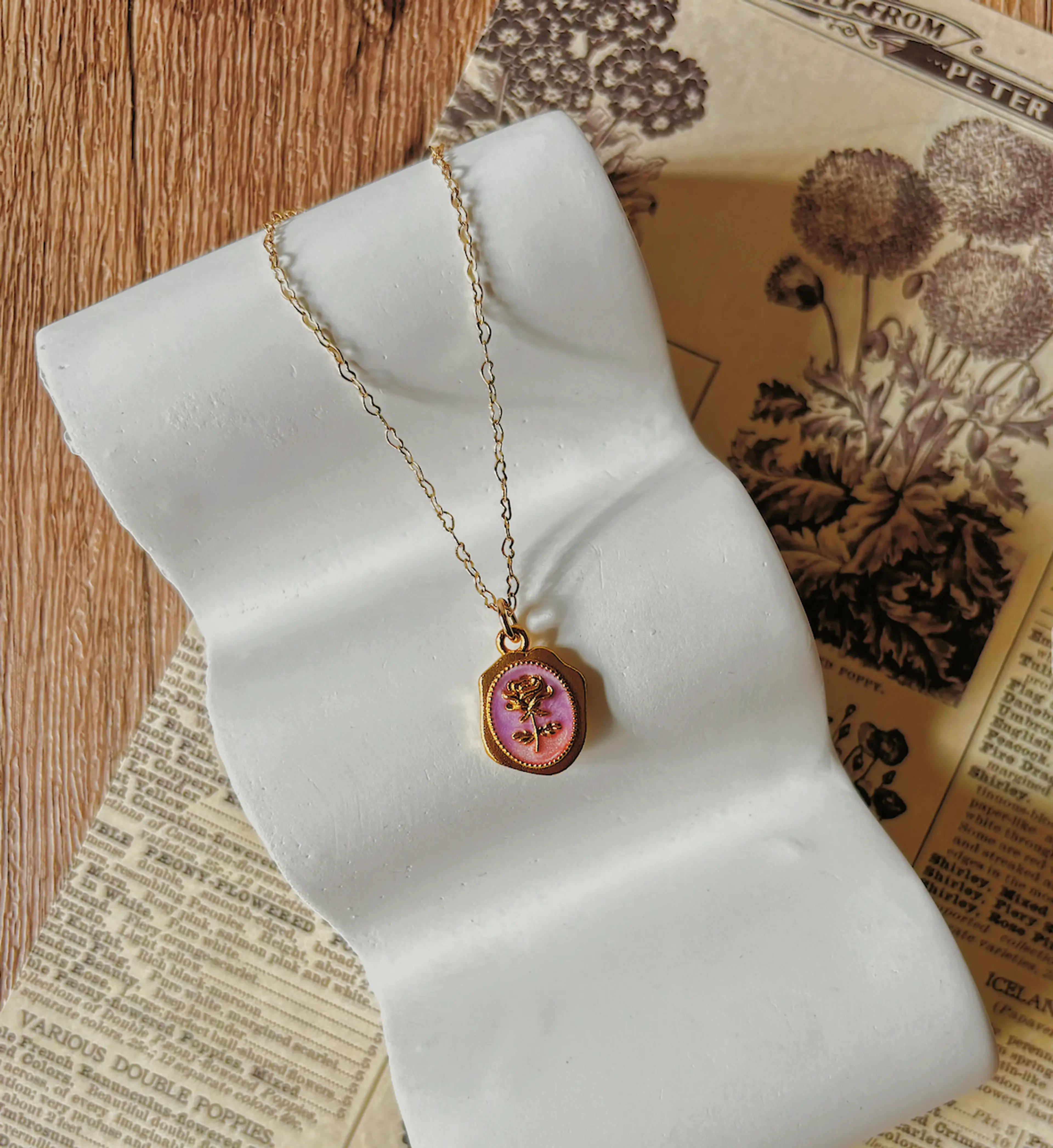 Dreamy Rose Necklace