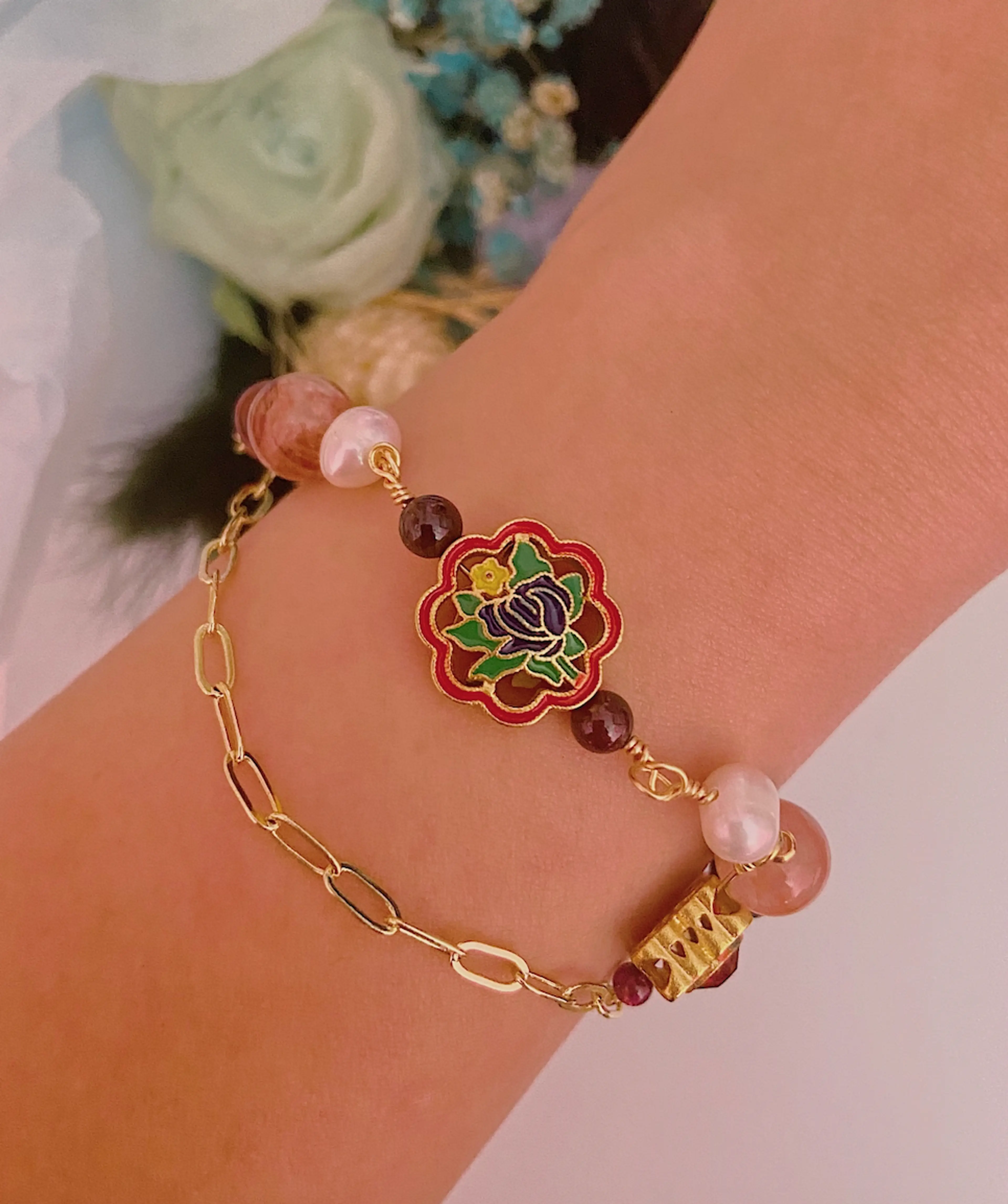 Reversible Flower Charm Bracelet (Red) thumbnail 3