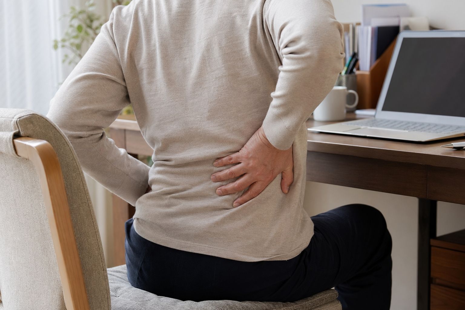 【横手市】座っていると腰が痛い原因とは?整体師が解説