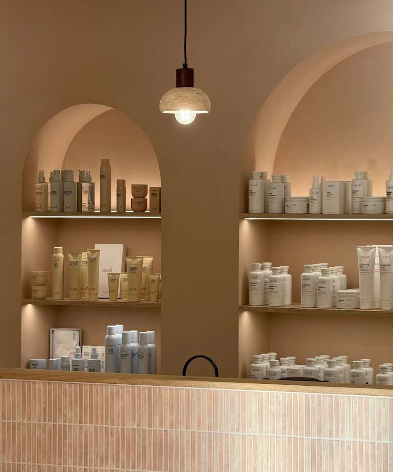 Décoration de salon de coiffure à Bordeaux par une décoratrice d’intérieur