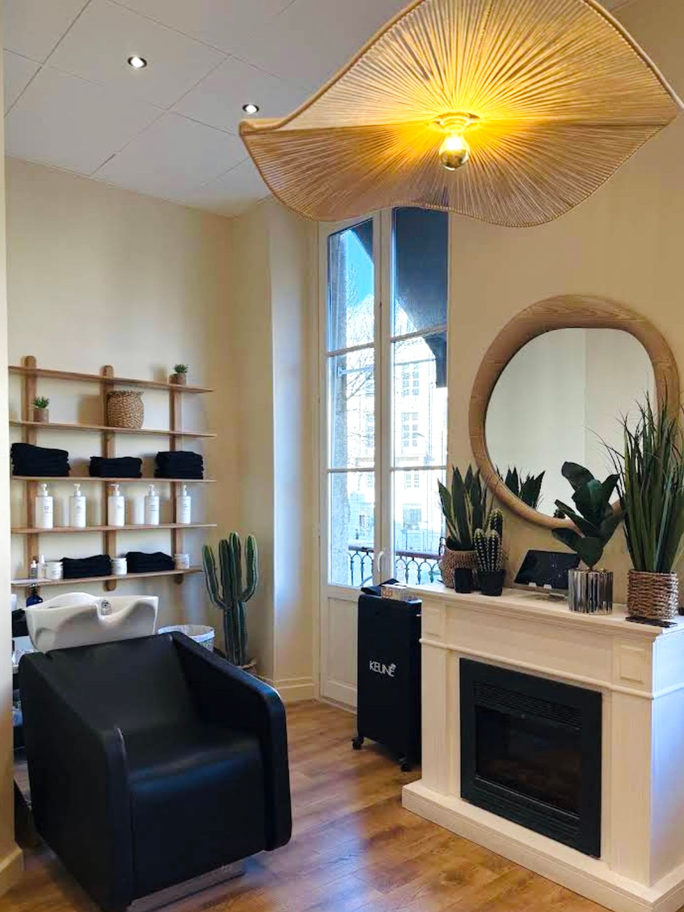 Décoration de salon de coiffure à Bordeaux par une décoratrice d’intérieur