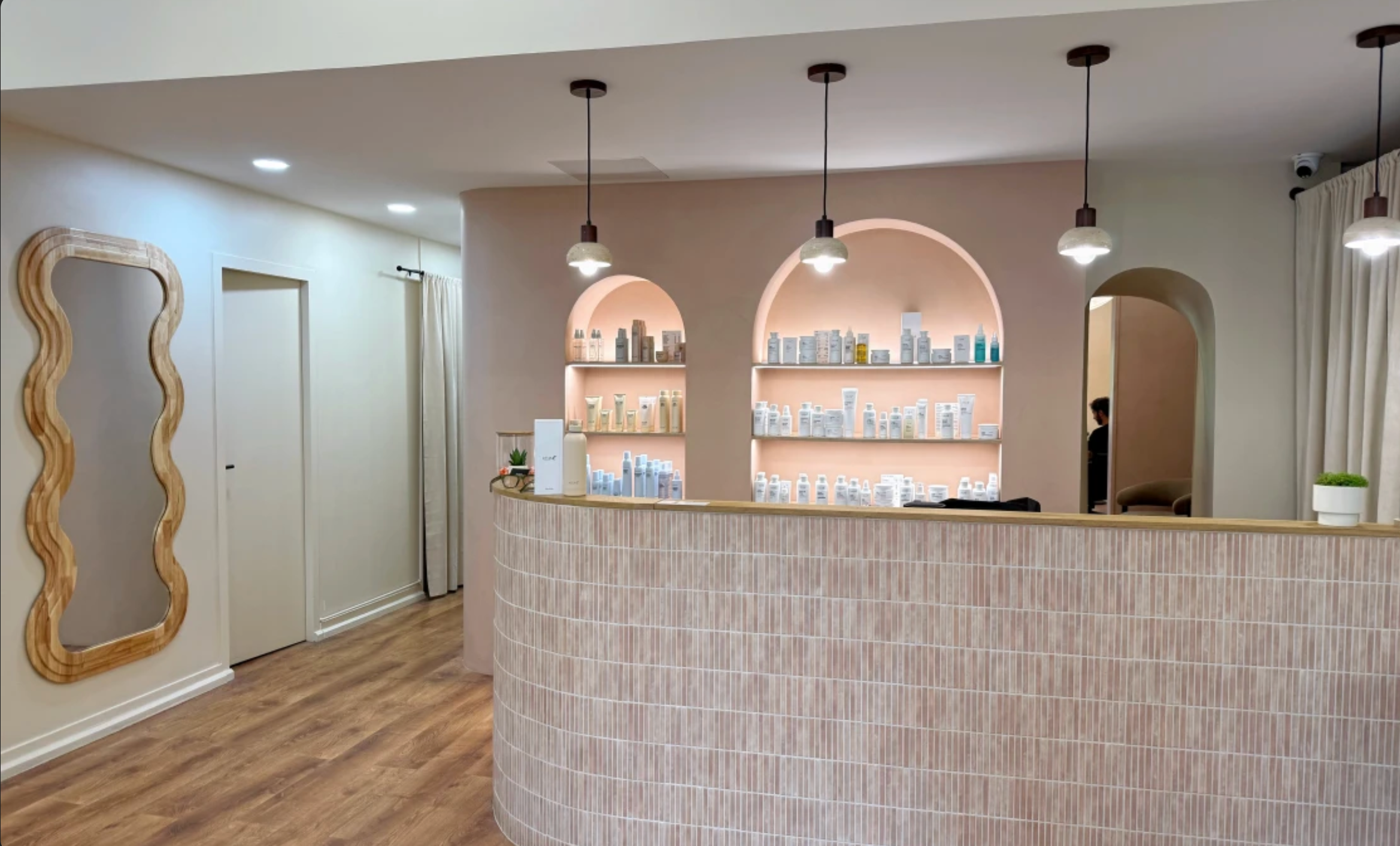 Décoration de salon de coiffure à Bordeaux par une décoratrice d’intérieur