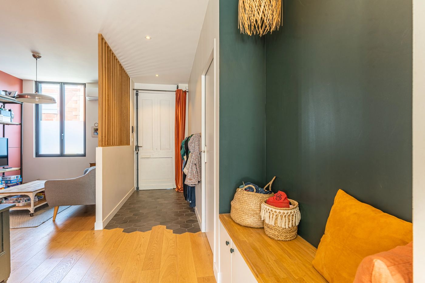 Avant : Aménagement et décoration intérieure d’une échoppe double à Mérignac