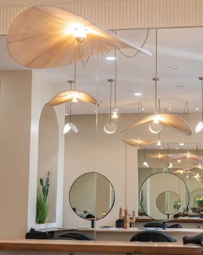 Décoration de salon de coiffure à Bordeaux par une décoratrice d’intérieur