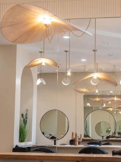 Décoration de salon de coiffure à Bordeaux par une décoratrice d’intérieur