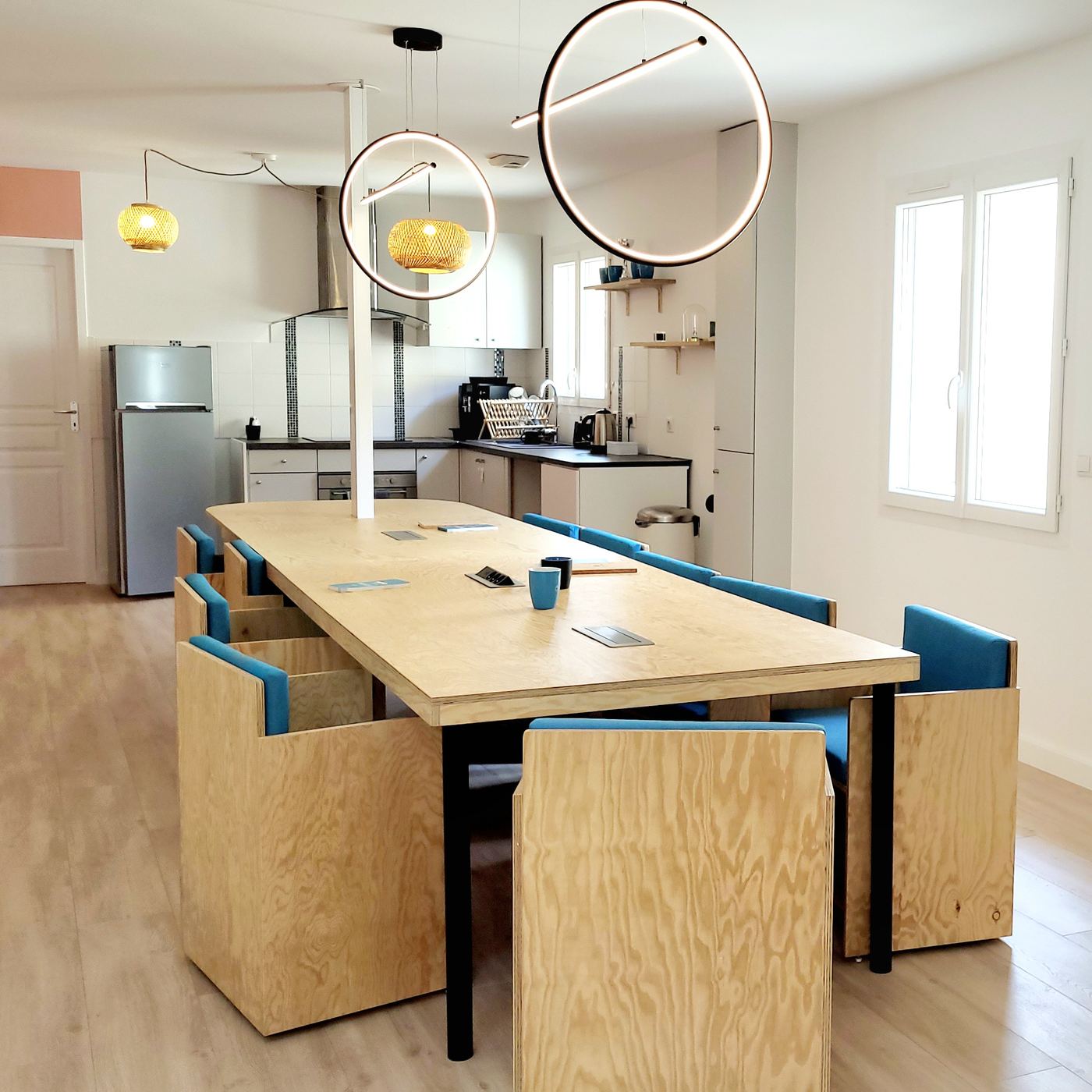 Après : Aménagement et décoration intérieure d’un bureau de conseil.