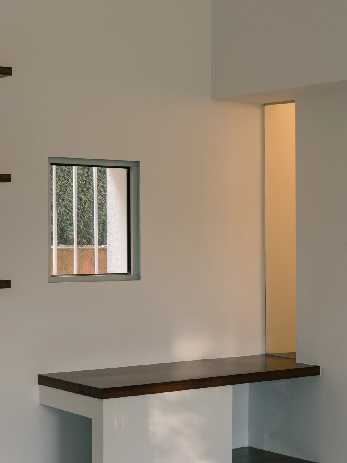 House for a Painter — 11