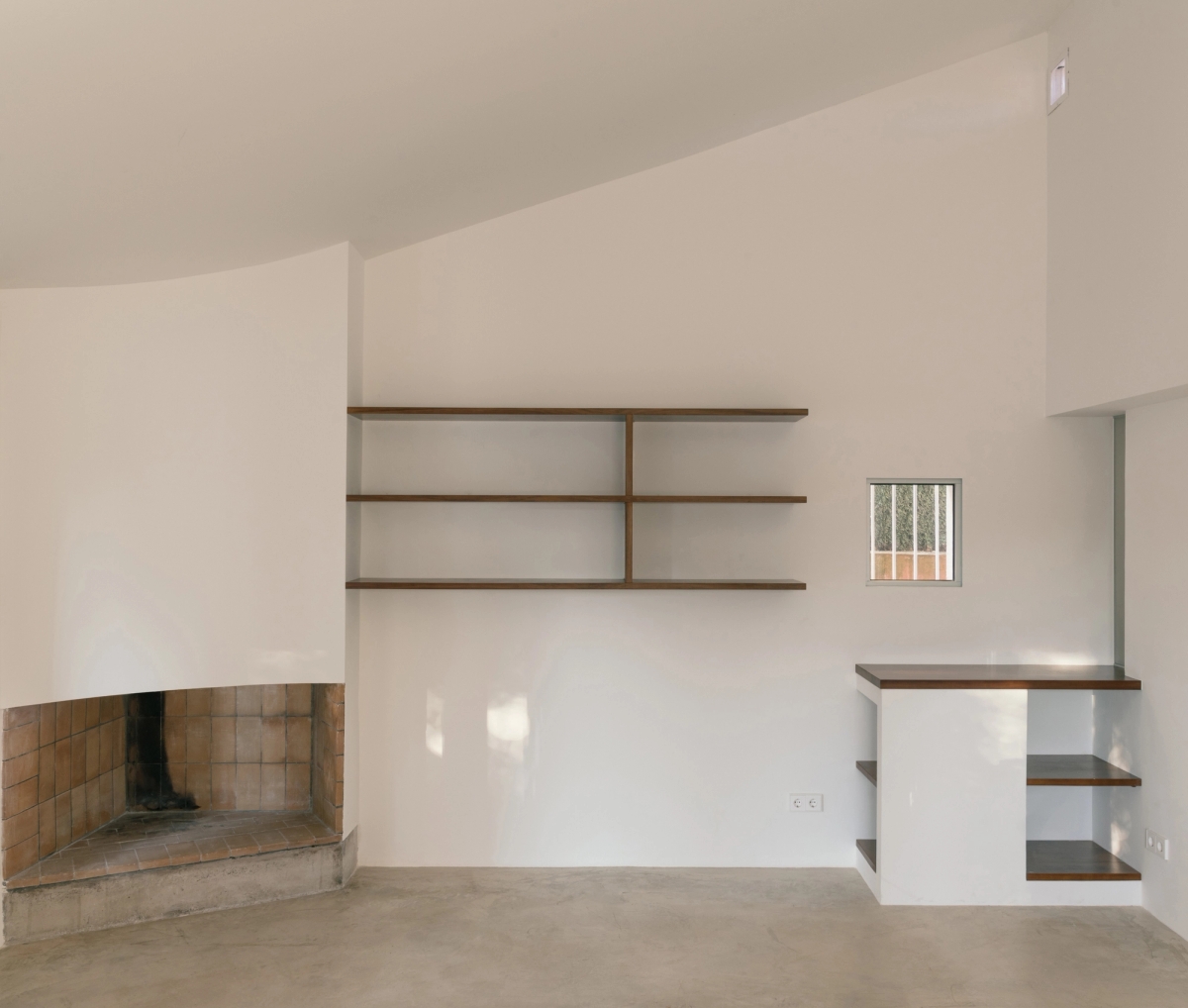 House for a Painter — 12