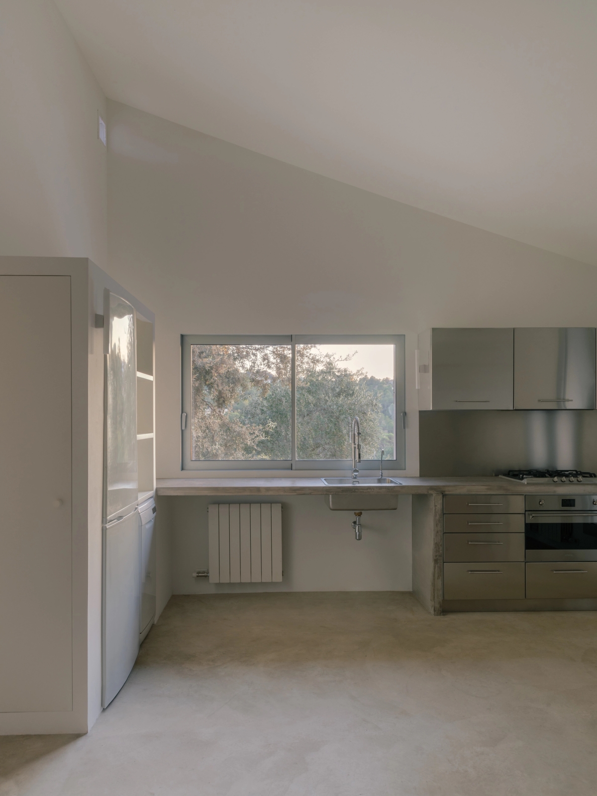 House for a Painter — 3