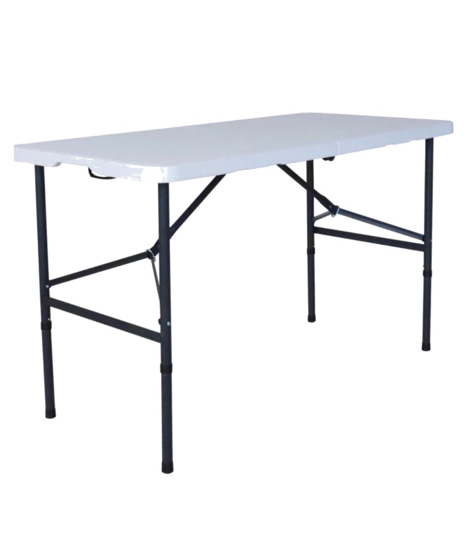 Mesa dobrável branca montada