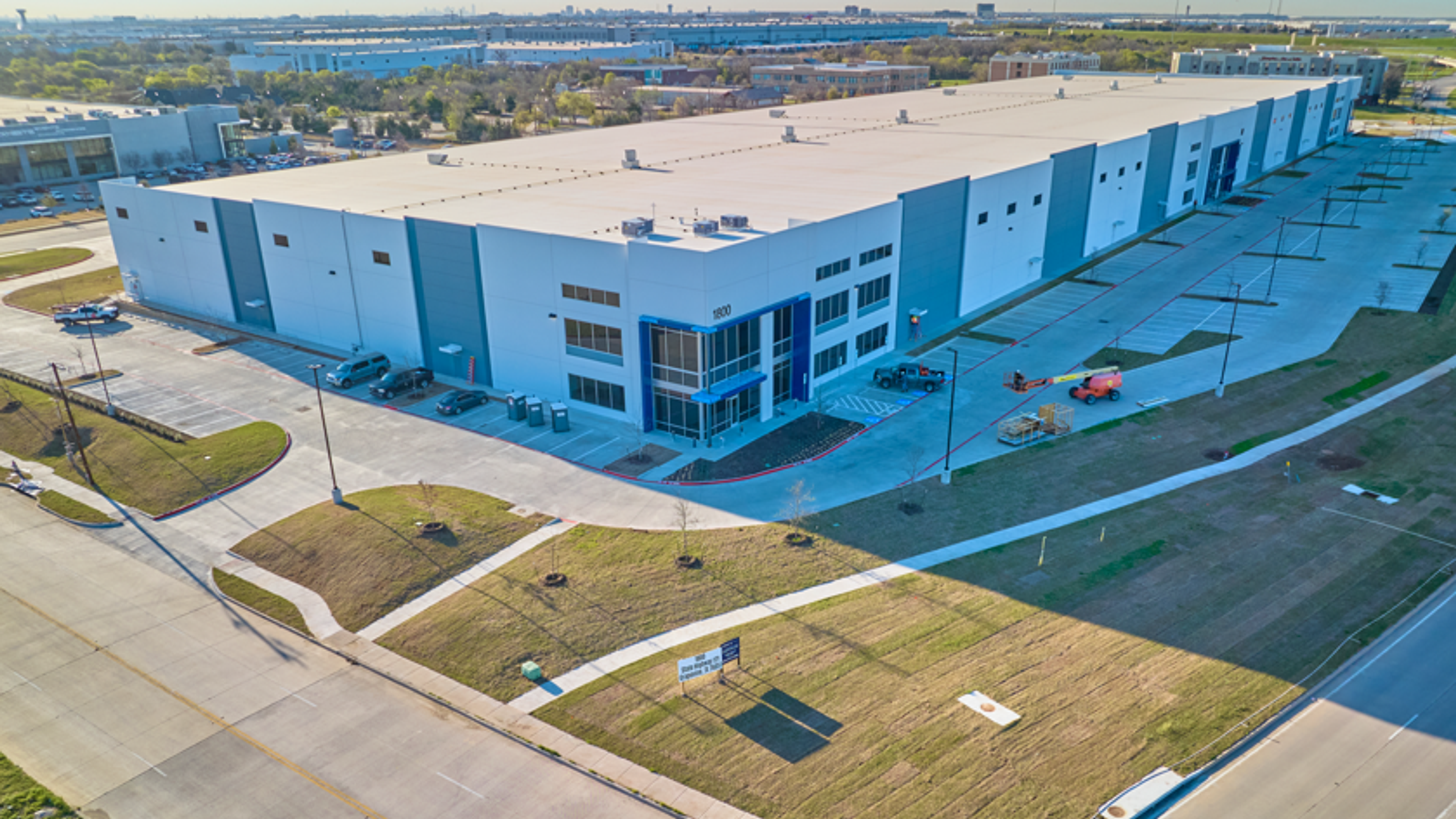 121 Commerce Center, Dallas, TX