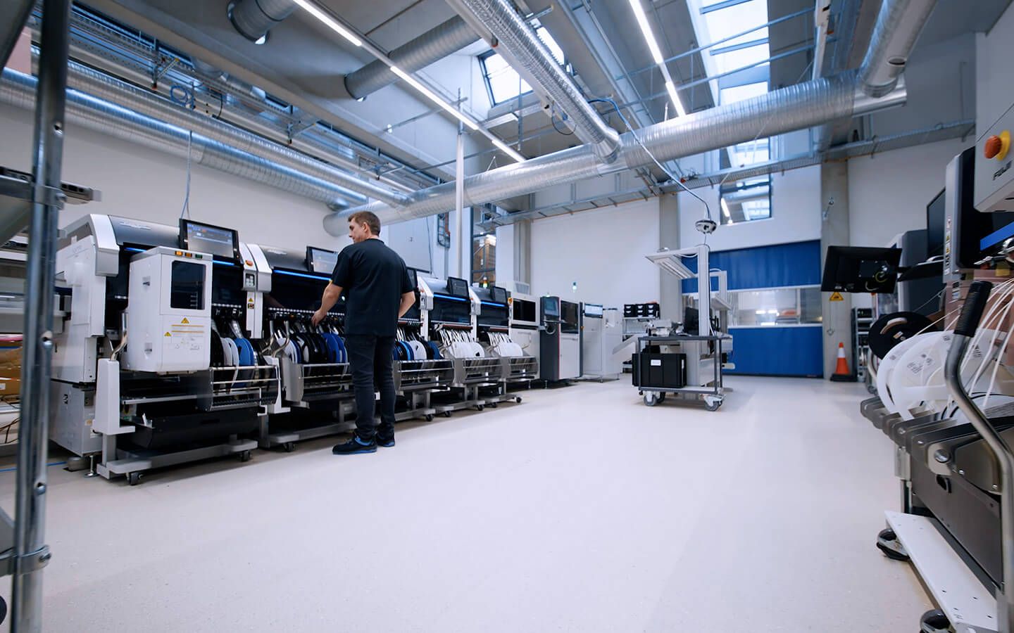 Fertigung elektronischer Systeme in deutscher Produktion mit Qualitätsprüfung