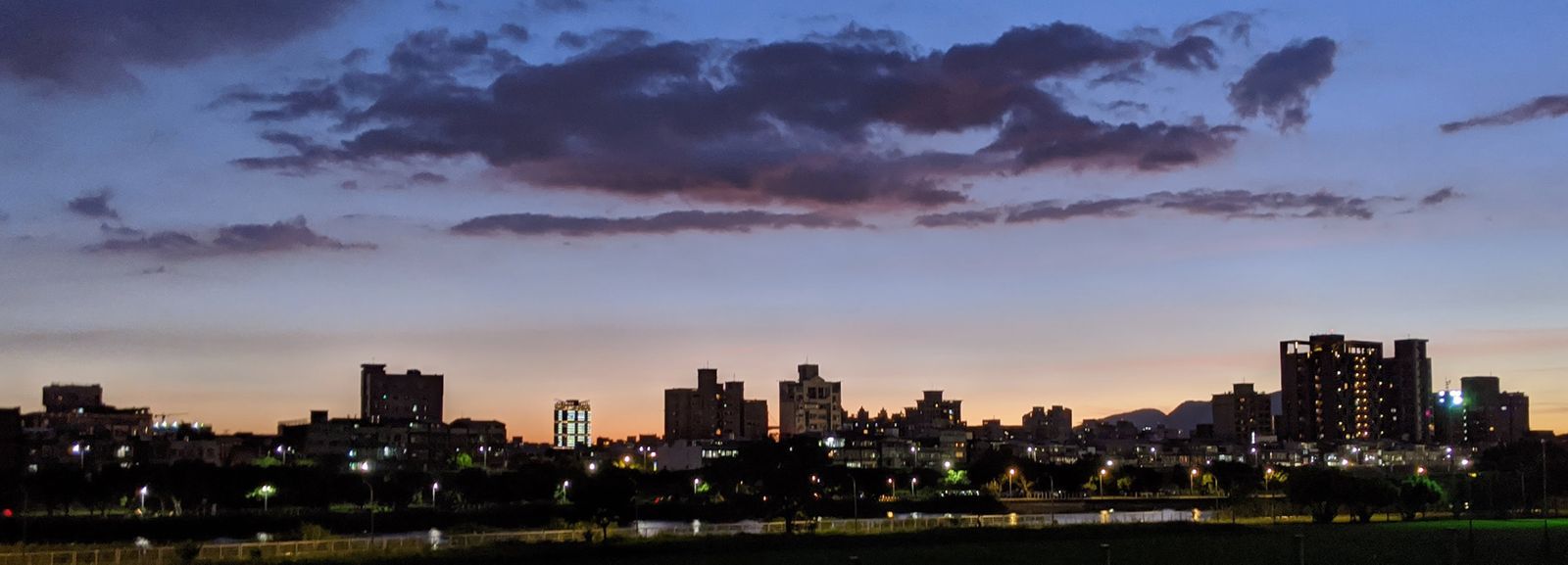 Sunset in Taipei City.