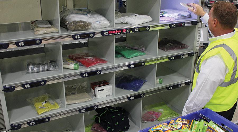 Putwall used for manually sorting batch-picked apparel items
