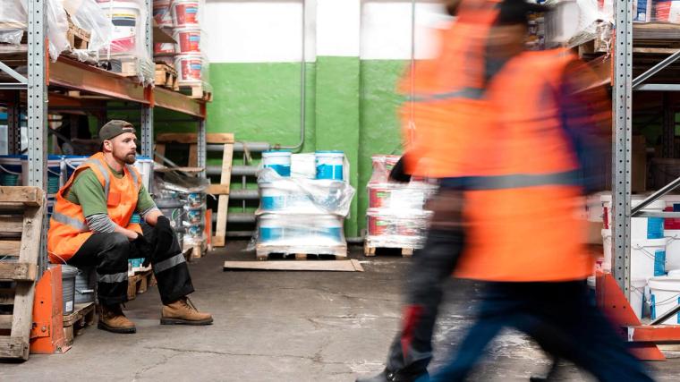 een uitzendkracht tijdens de pauze