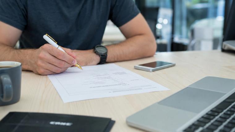 Signing documents before going to work abroad – employment formalities