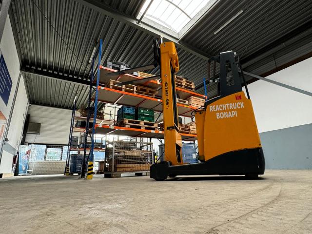 Reach Truck