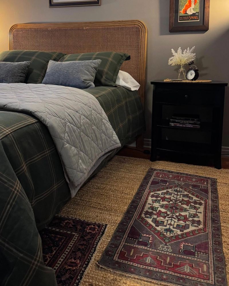 Bedroom with Turkish rugs — view 4