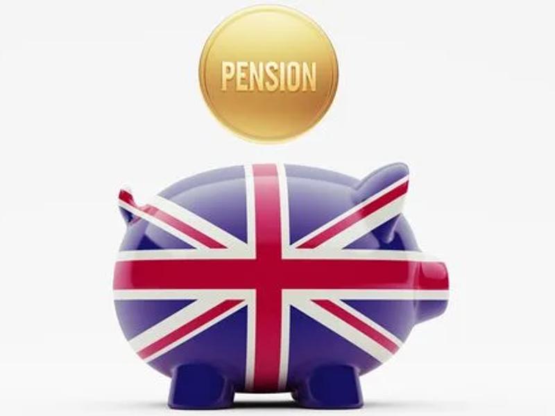 WHO’S LOOKING TO MOVE THEIR PENSION ABROAD ?