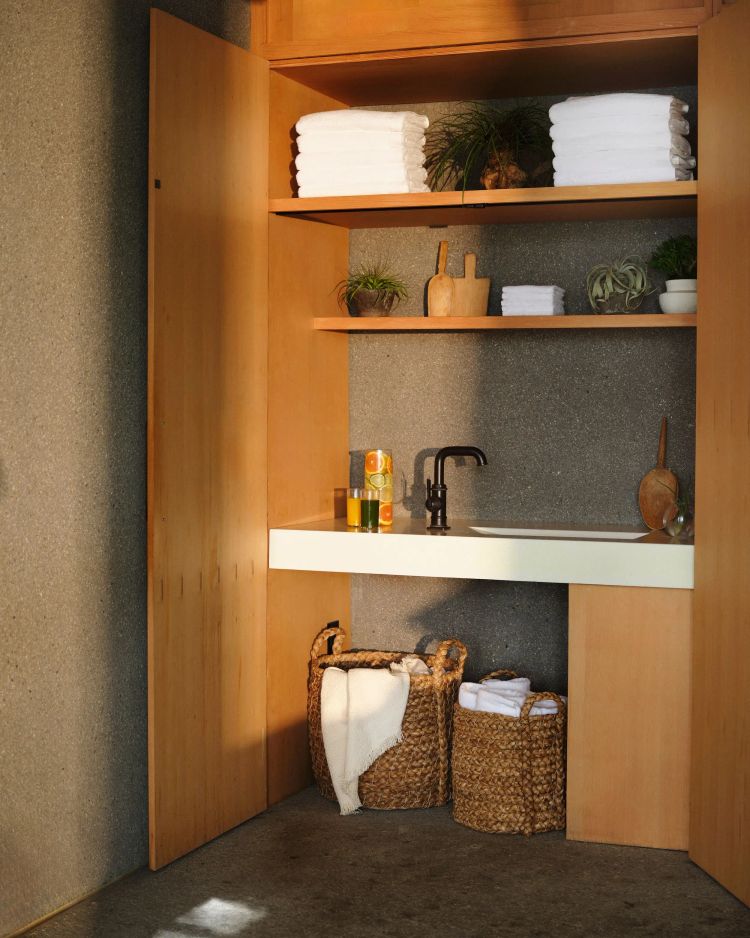 28d378ed58cdc655801aab3fcc61eb80ec700808-3200x4000