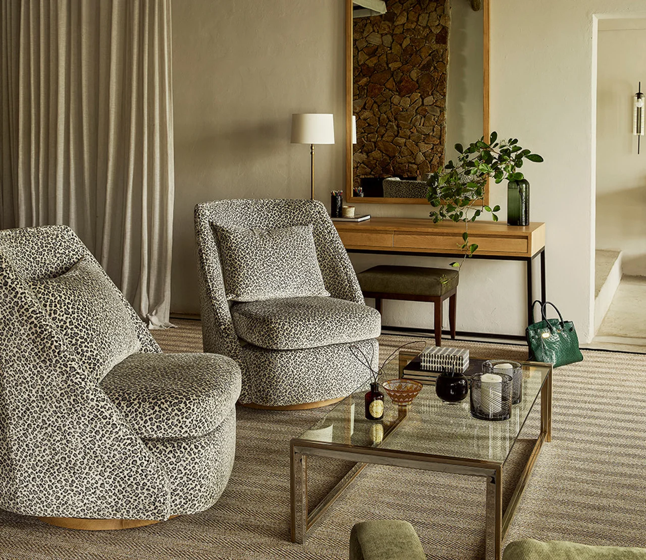 Chitwa Chitwa Suite Living Room