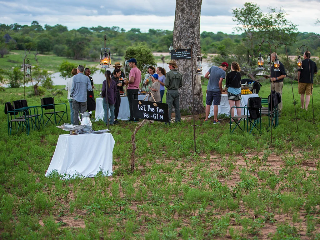 Outdoor Dining Experience At Chitwa Chitwa