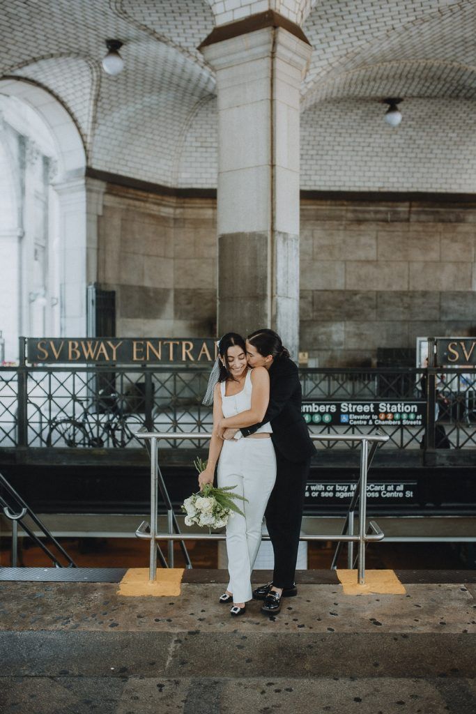 NYC elopement of lesbian couple - by Lucie B. Photo brooklyn wedding photographer