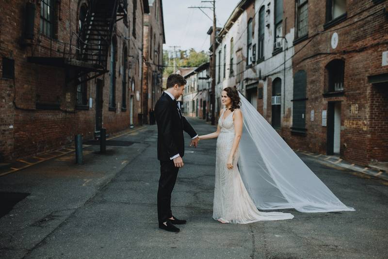 Industrial chic wedding in new york - by Lucie B. Photo wedding photographer