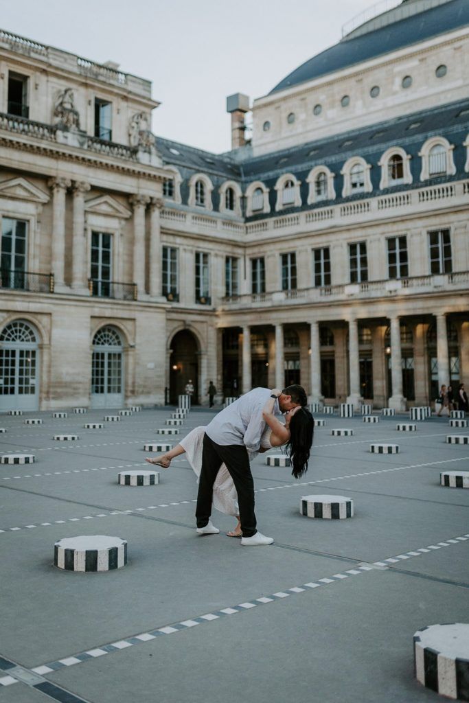 Engagement photoshoot in paris - by Lucie B. Photo wedding photographer
