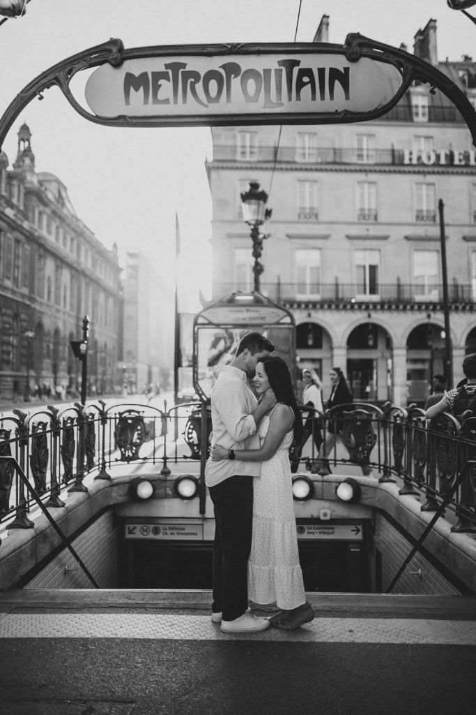 Engagement photoshoot in paris - by Lucie B. Photo wedding photographer