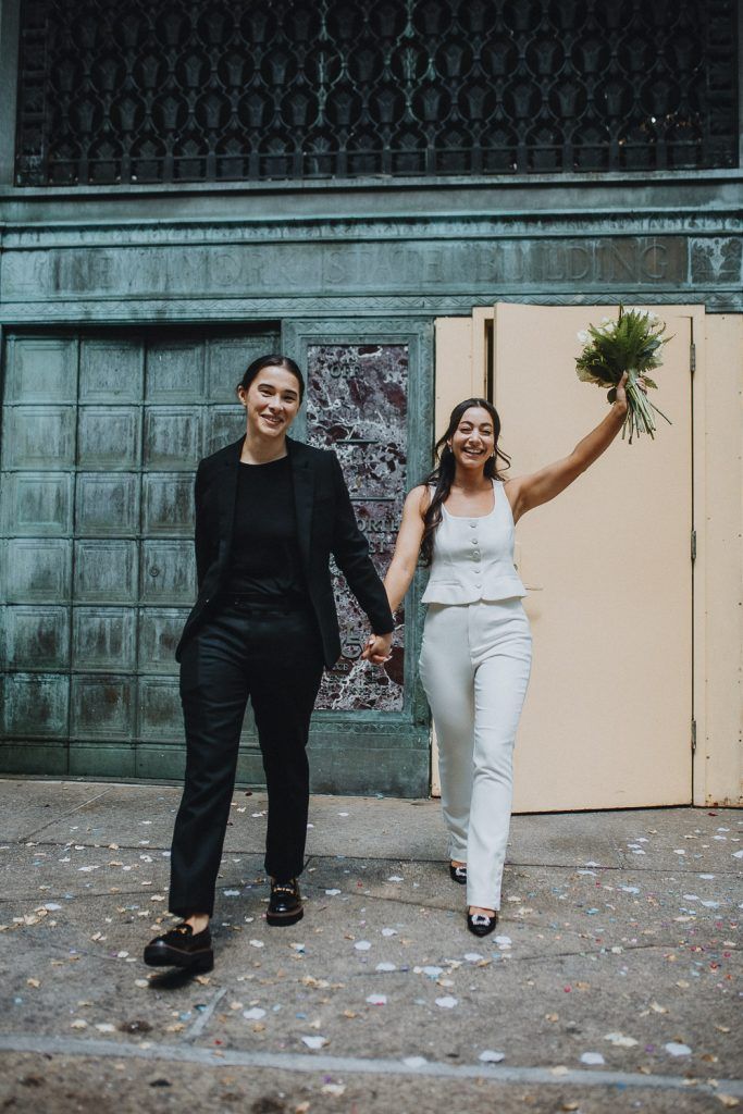 NYC elopement of lesbian couple - by Lucie B. Photo brooklyn wedding photographer