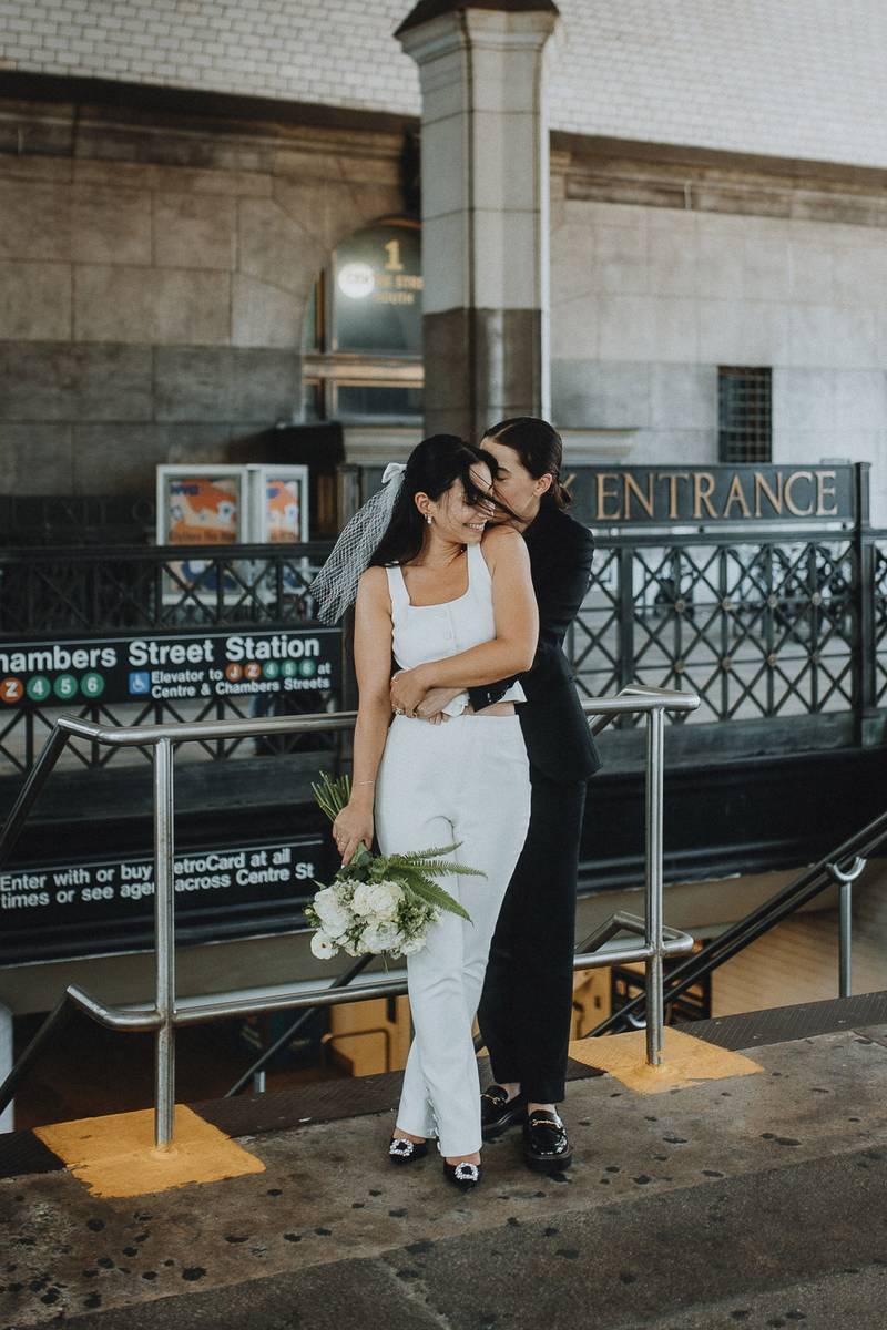 NYC elopement of lesbian couple - by Lucie B. Photo brooklyn wedding photographer