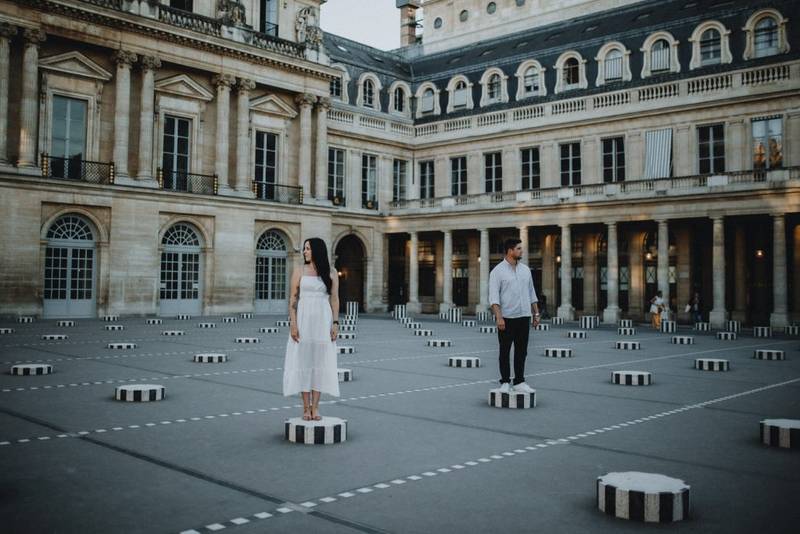 Engagement photoshoot in paris - by Lucie B. Photo wedding photographer