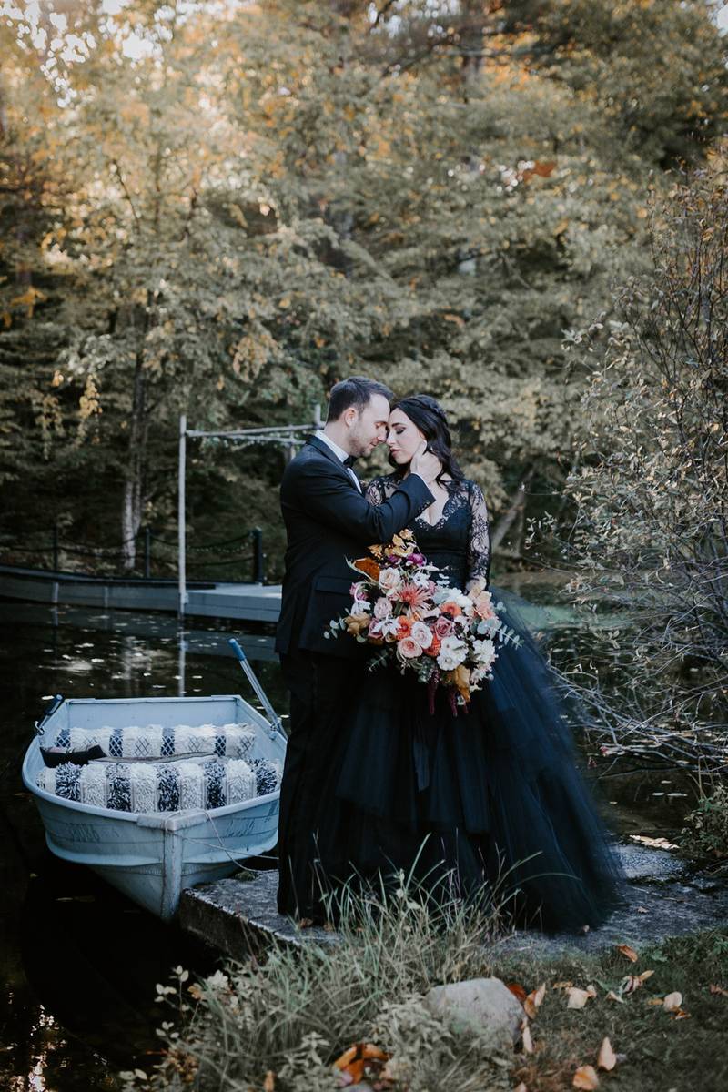 Fall wedding at foxfire mountain house - by Lucie B. Photo brooklyn wedding photographer