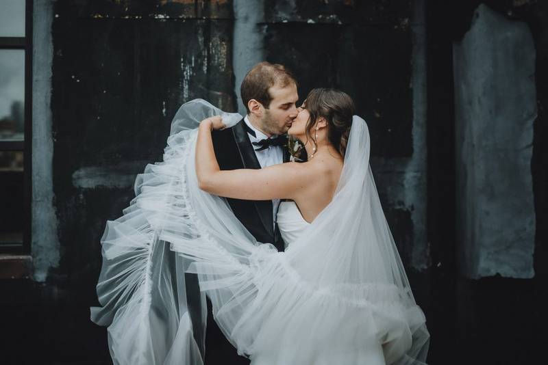 Wedding at greenpoint loft - by Lucie B. Photo brooklyn wedding photographer