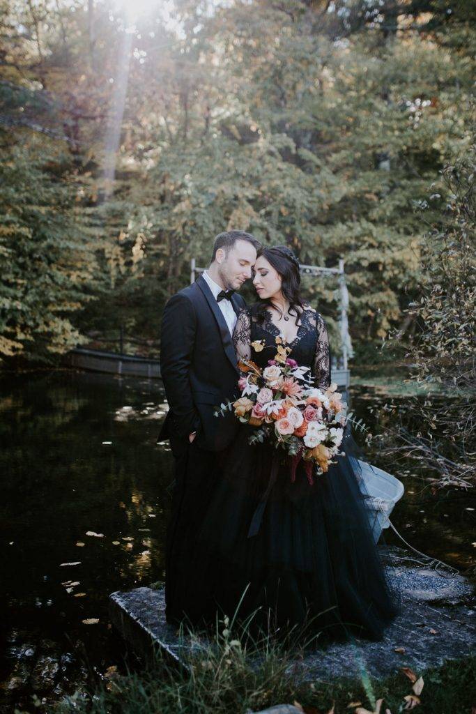 Fall wedding at foxfire mountain house - by Lucie B. Photo brooklyn wedding photographer