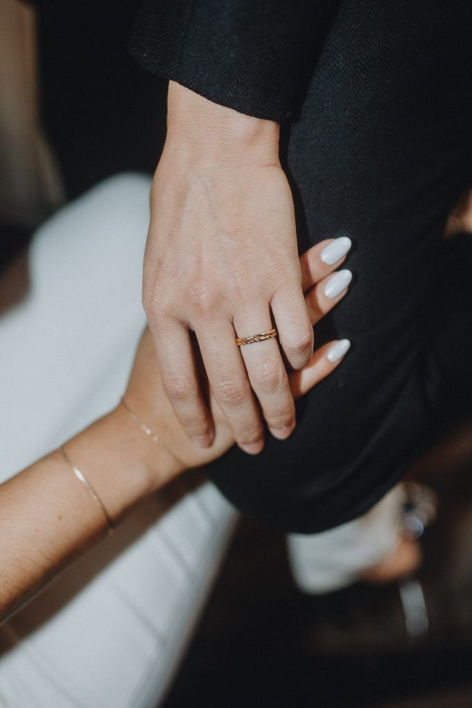 NYC elopement of lesbian couple - by Lucie B. Photo brooklyn wedding photographer