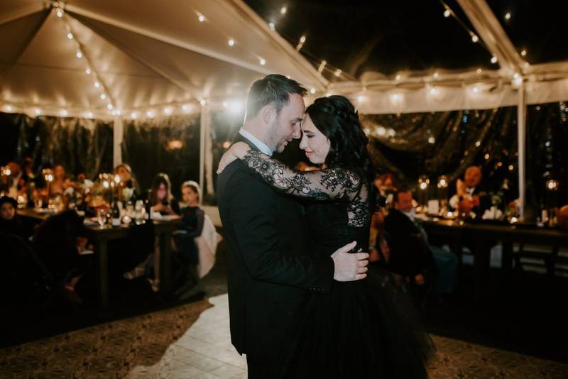 Fall wedding at foxfire mountain house - by Lucie B. Photo brooklyn wedding photographer