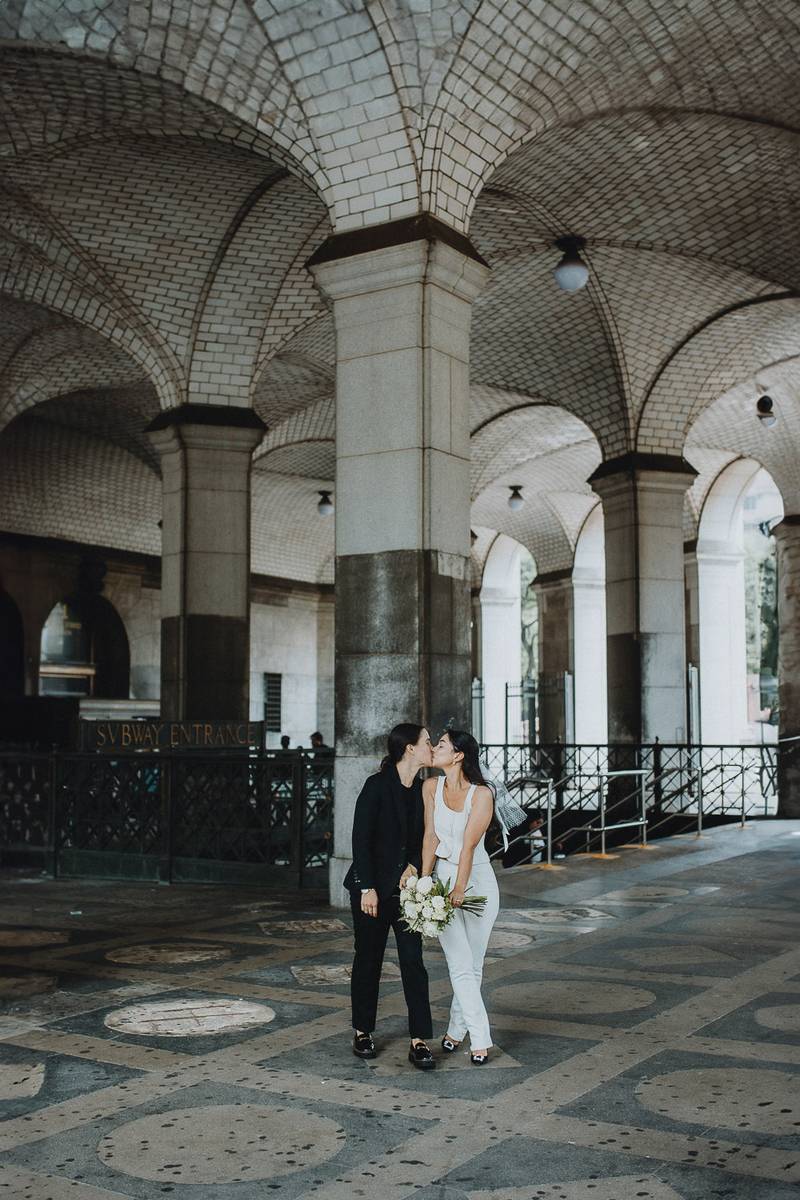 NYC elopement of lesbian couple - by Lucie B. Photo brooklyn wedding photographer