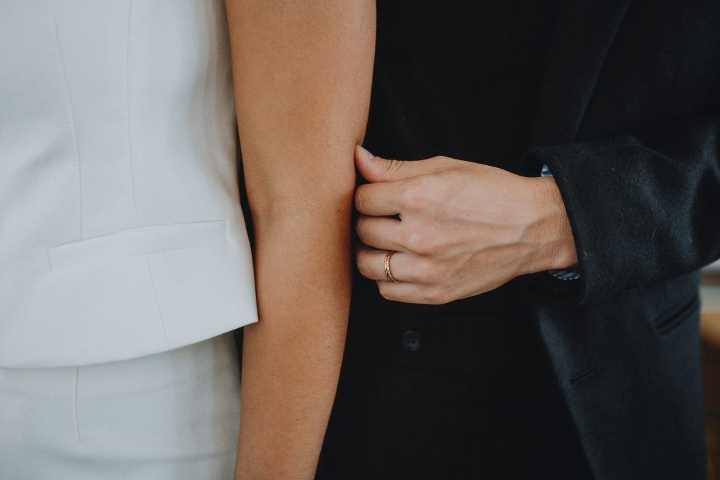NYC elopement of lesbian couple - by Lucie B. Photo brooklyn wedding photographer
