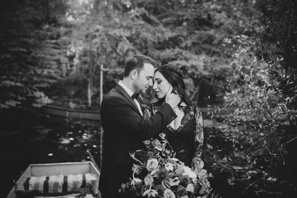 Fall wedding at foxfire mountain house - by Lucie B. Photo brooklyn wedding photographer